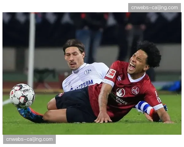 现场直击：美因茨对阵柏林联合，比赛节奏缓慢，边路进攻多为安全回传